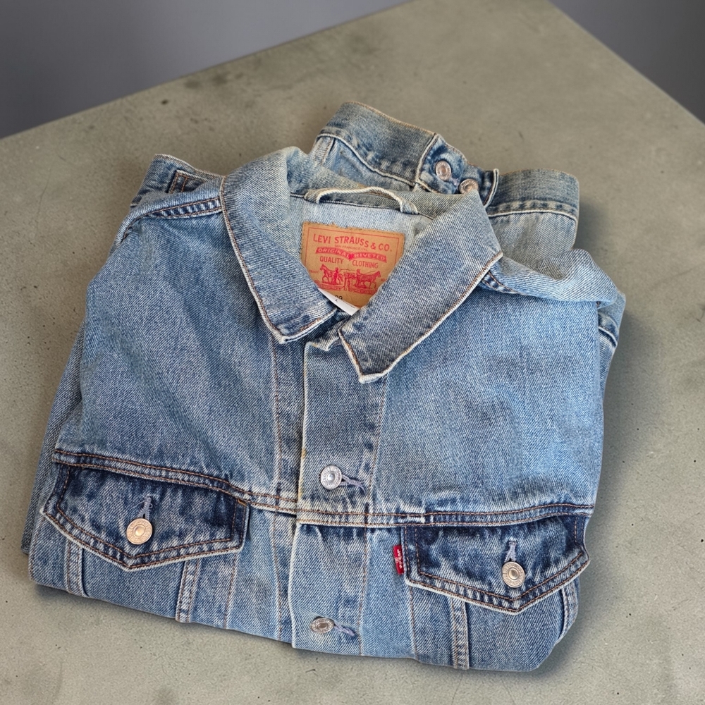Levi's Classic Medium Wash Denim Jacket, Large, Vintage